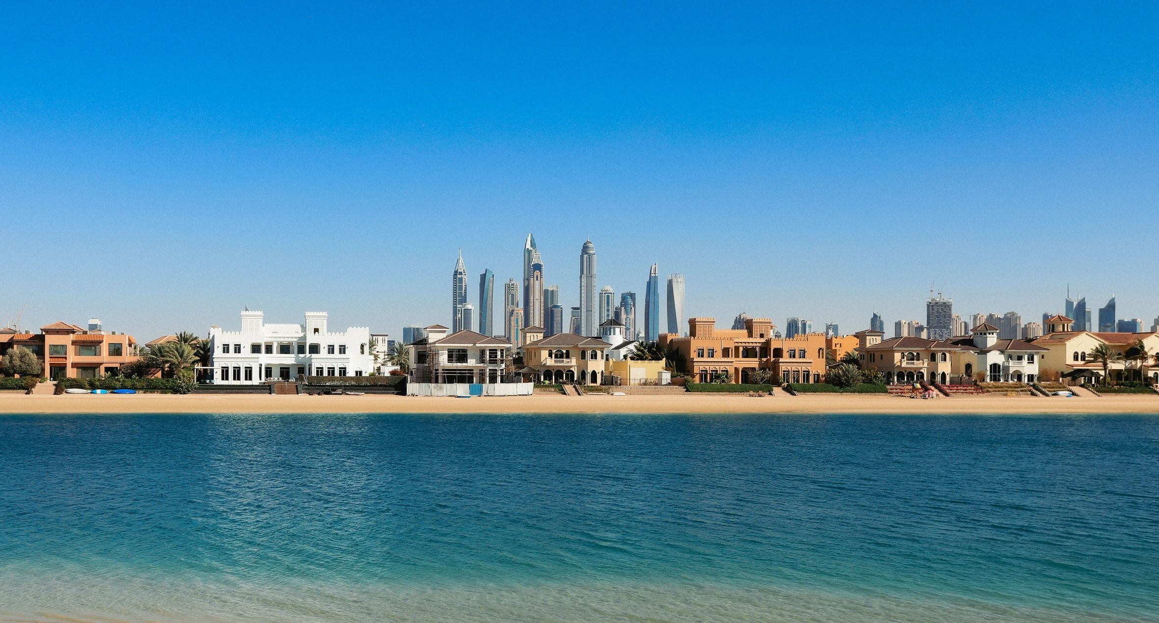 Elegant waterfront apartment at Palm Jumeirah